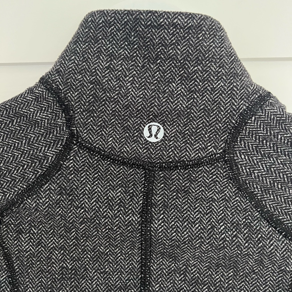 Lululemon Grey Herringbone Pullover - image 4